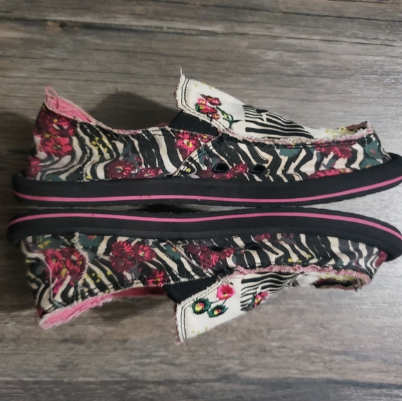 Sanuk scribble zebra shoes - Picture 4 of 10